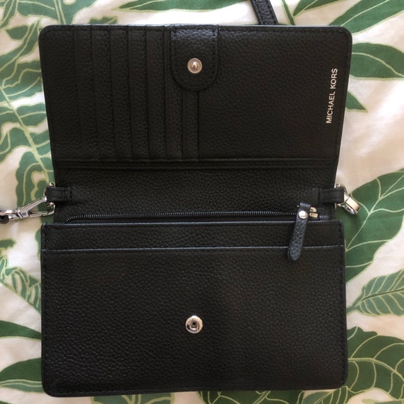 NEW Michael Kors Crossbody - Picture 3 of 11
